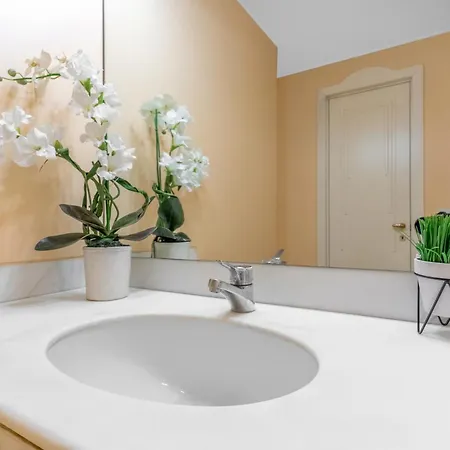 Luxurious Duomo A/c-wi-fi Free Apartment Milan